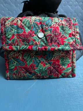 Quilted Holiday Print Women’s Clutch Wallet - Green & Red